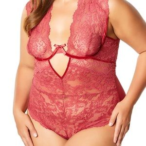Plus Size Adelle Dramatic Lace Teddy. NWT. Size 2X Merlot color. NWT.